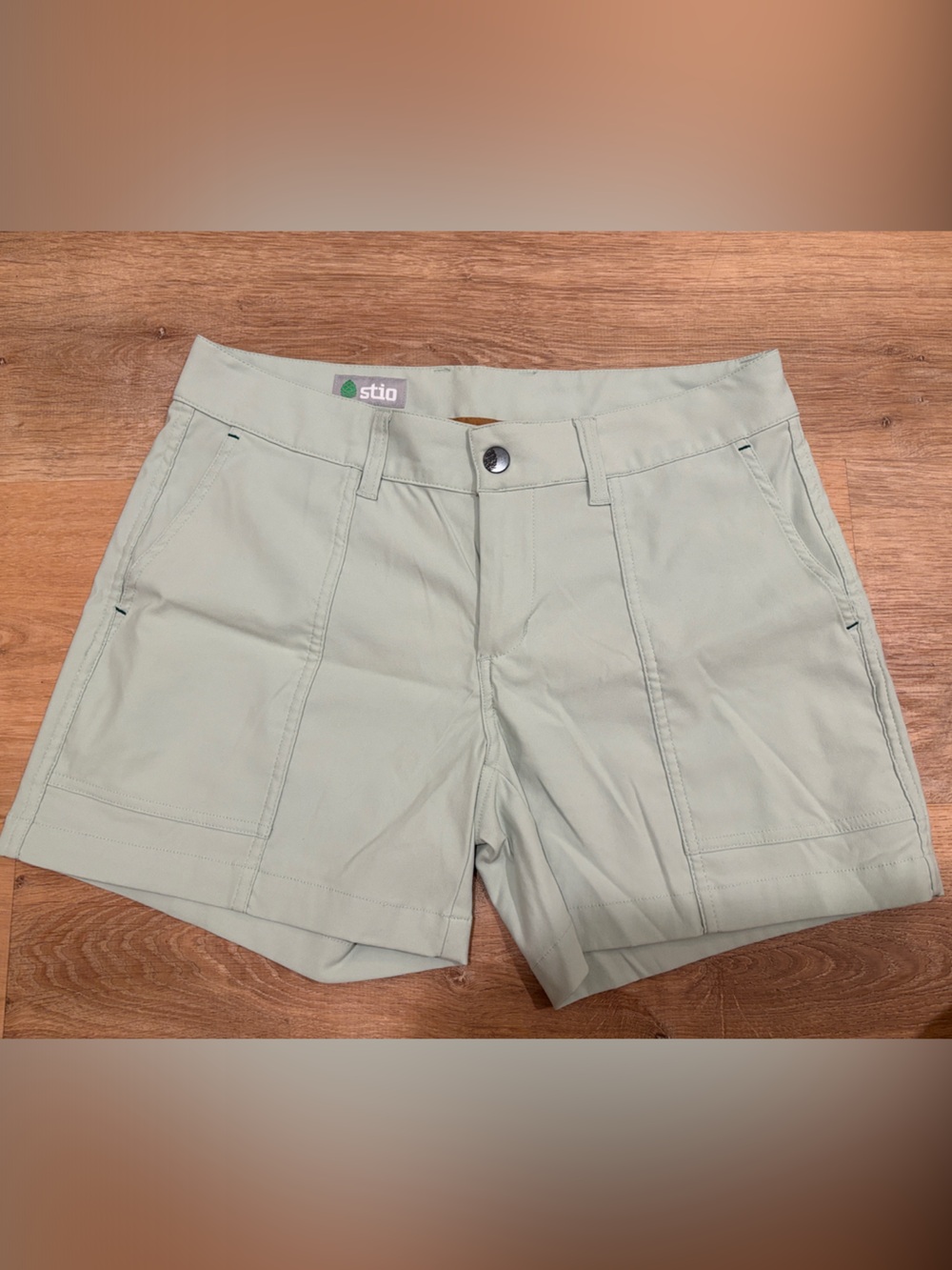 Stio Women's Light Sage Hybrid Performance Shorts 5”
